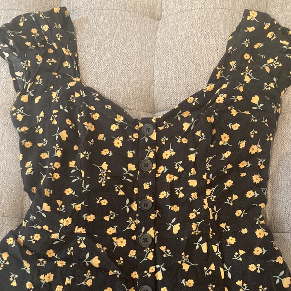 Black and yellow floral dress - Picture 3 of 3